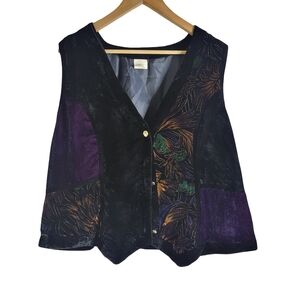 Chic Women's Top with Purple and Black Accents